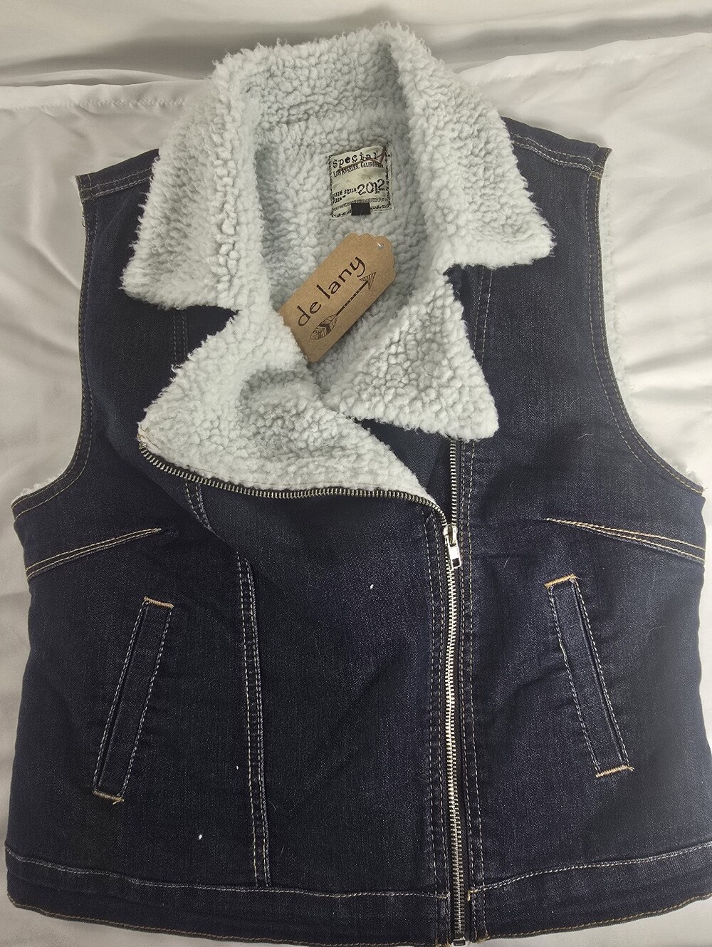 Special 2012 Sherpa Lined Denim Vest Womens Large Dark Wash Zip Front Western